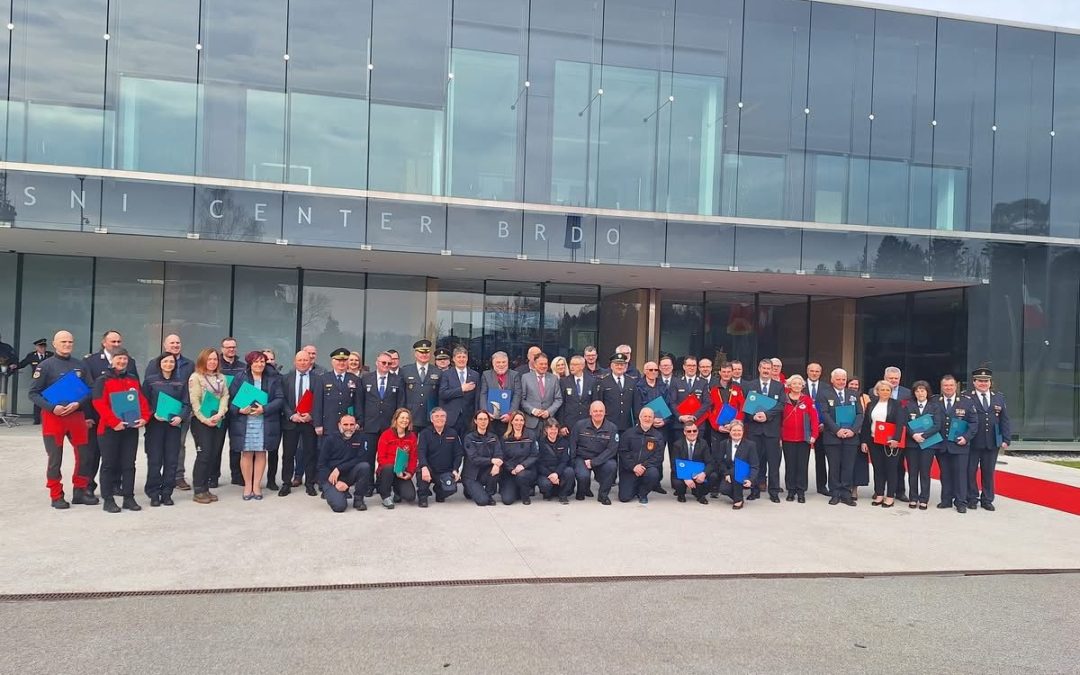 Bronasti znak Civilne zaščite tudi tabornici Špeli Gec Rožman